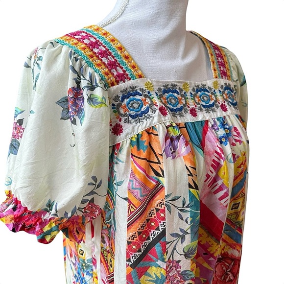 Johnny Was Blouse Size XS Tweety Mixed Print 100% Silk Floral Embroidered - Picture 4 of 15